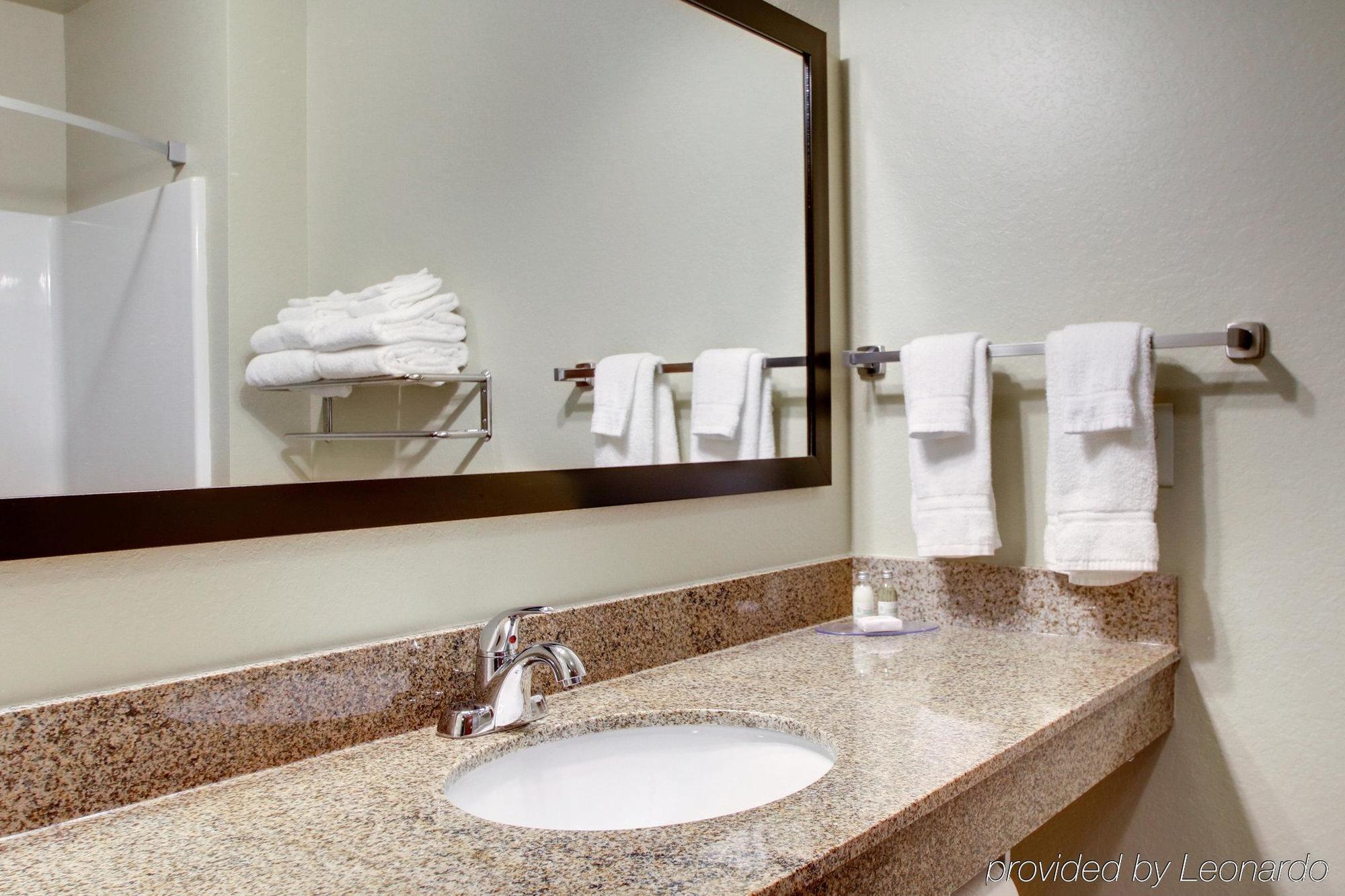 Cobblestone Inn & Suites - スカイラー  エクステリア 写真