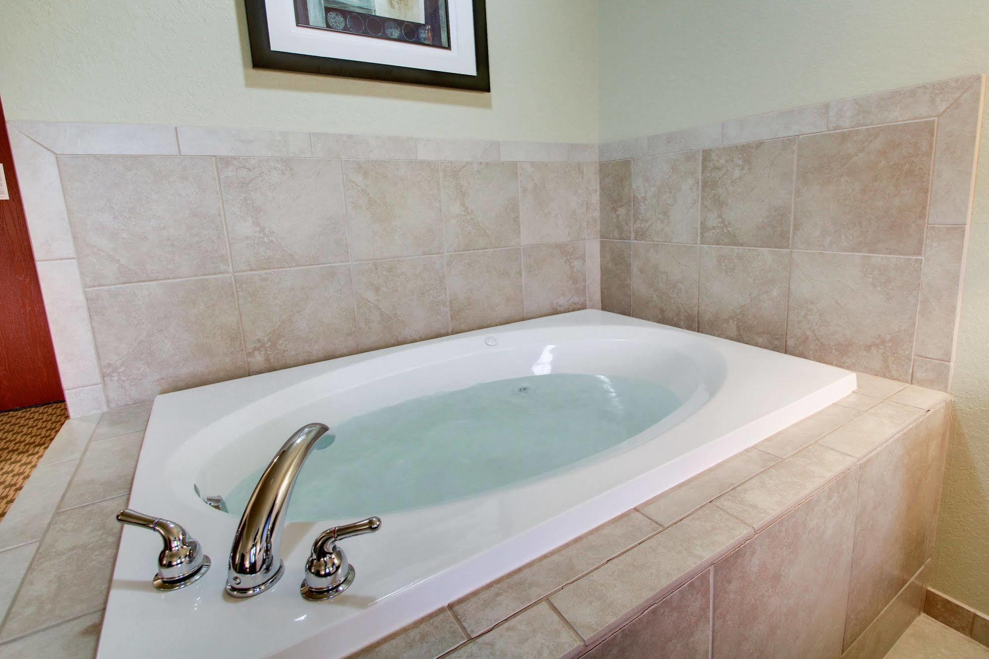 Cobblestone Inn & Suites - スカイラー  エクステリア 写真