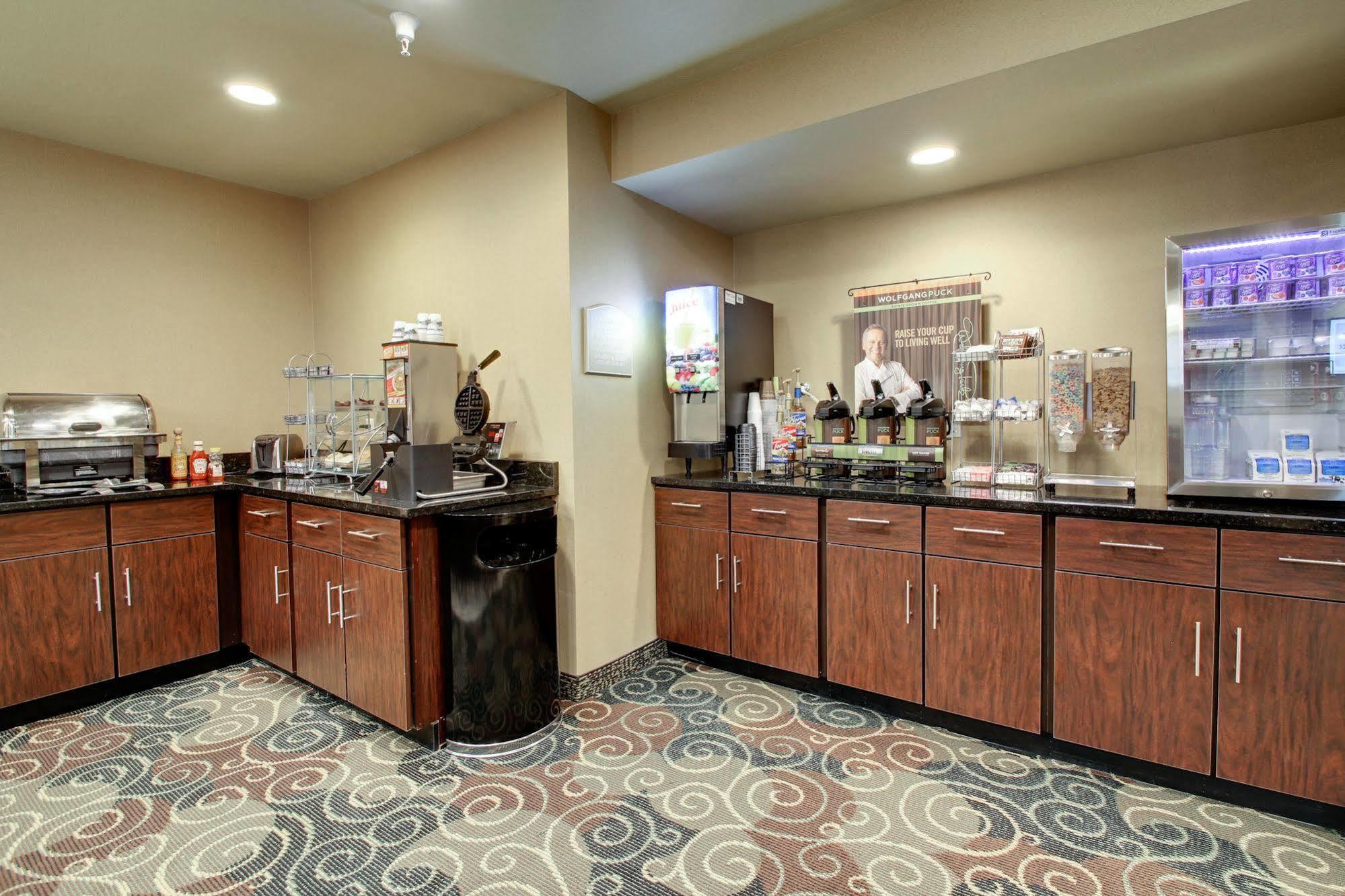 Cobblestone Inn & Suites - スカイラー  エクステリア 写真