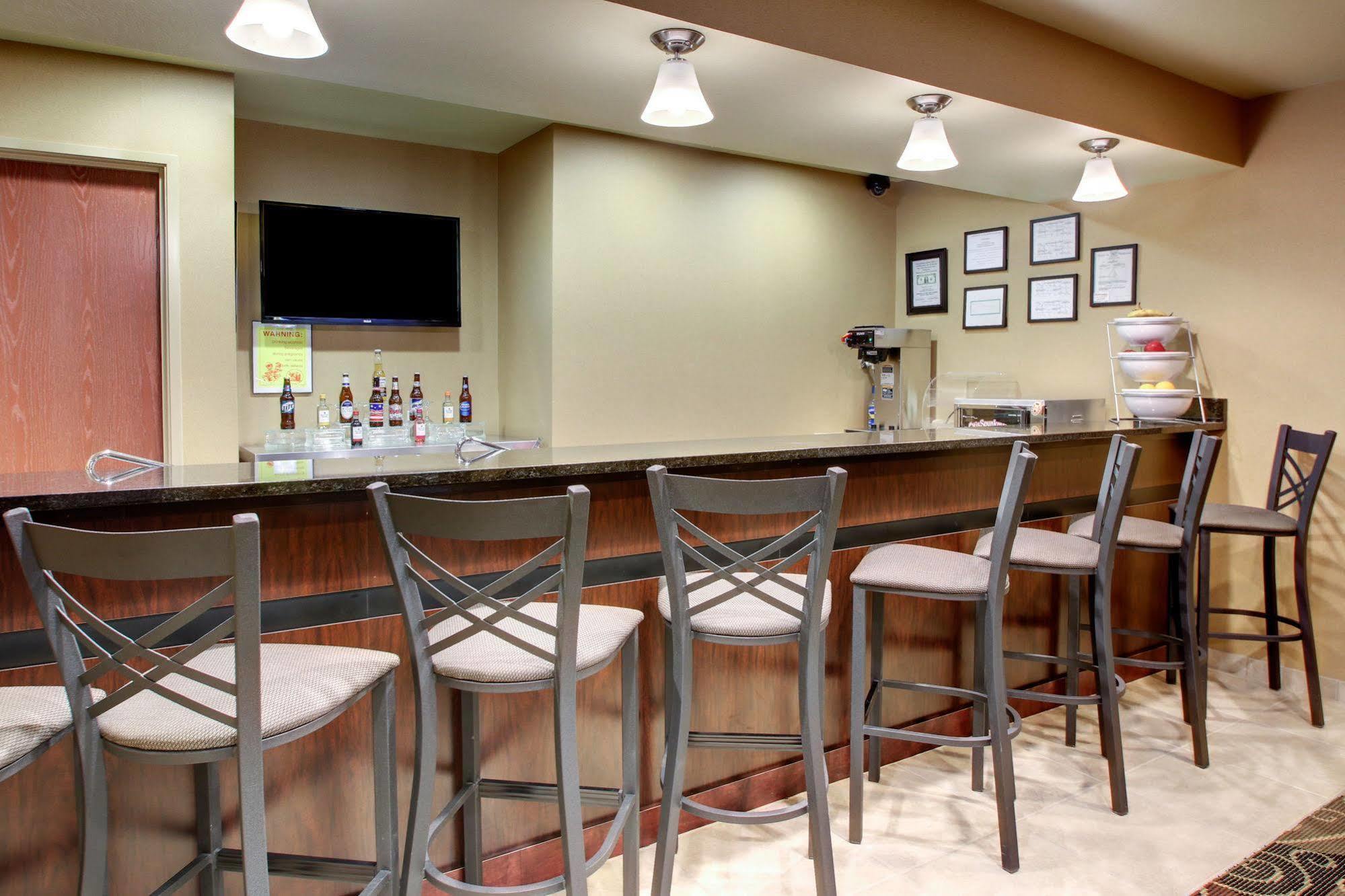 Cobblestone Inn & Suites - スカイラー  エクステリア 写真